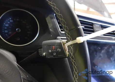 2021 Volkswagen Tiguan 2.0T Se/2.0T Se R-Line Black/2.0T Sel from USA, damaged, VIN 3VV2B7AX4MM030369